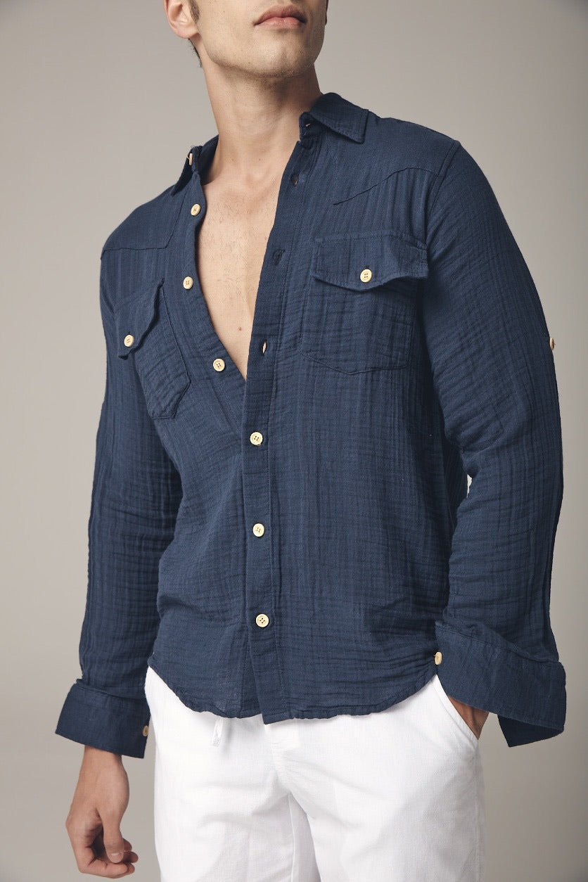 Long sleeve shirt w pocket: beige shirt with classic collar, chest pocket, buttoned cuffs, and straight hem