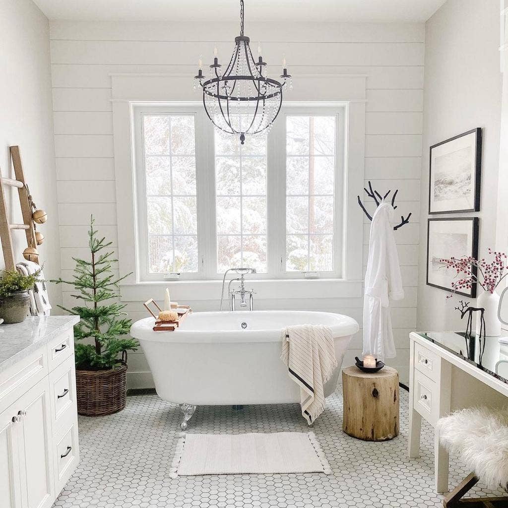 Silvia 100% Cotton Turkish Bath Towel: rectangular, light gray with white geometric pattern and fringed edges