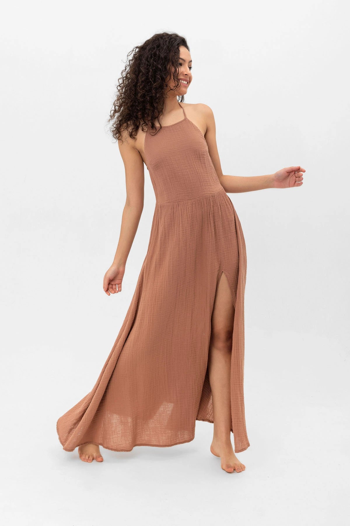 Bella Dress: sleeveless midi dress in light blue with straight neckline and fitted waist