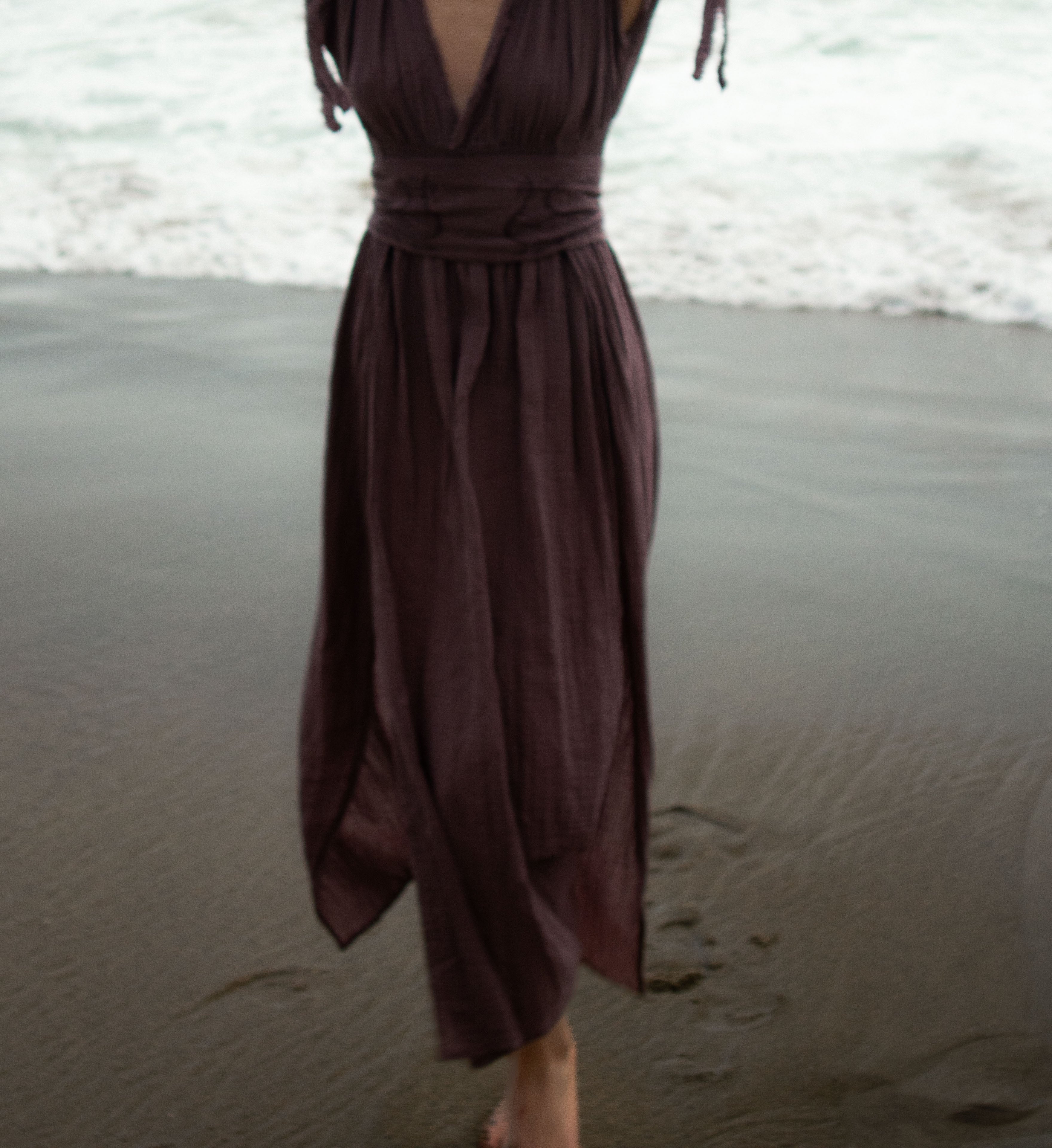 Shahmaran Dress: sleeveless, midi-length dress with square neckline and relaxed A-line fit