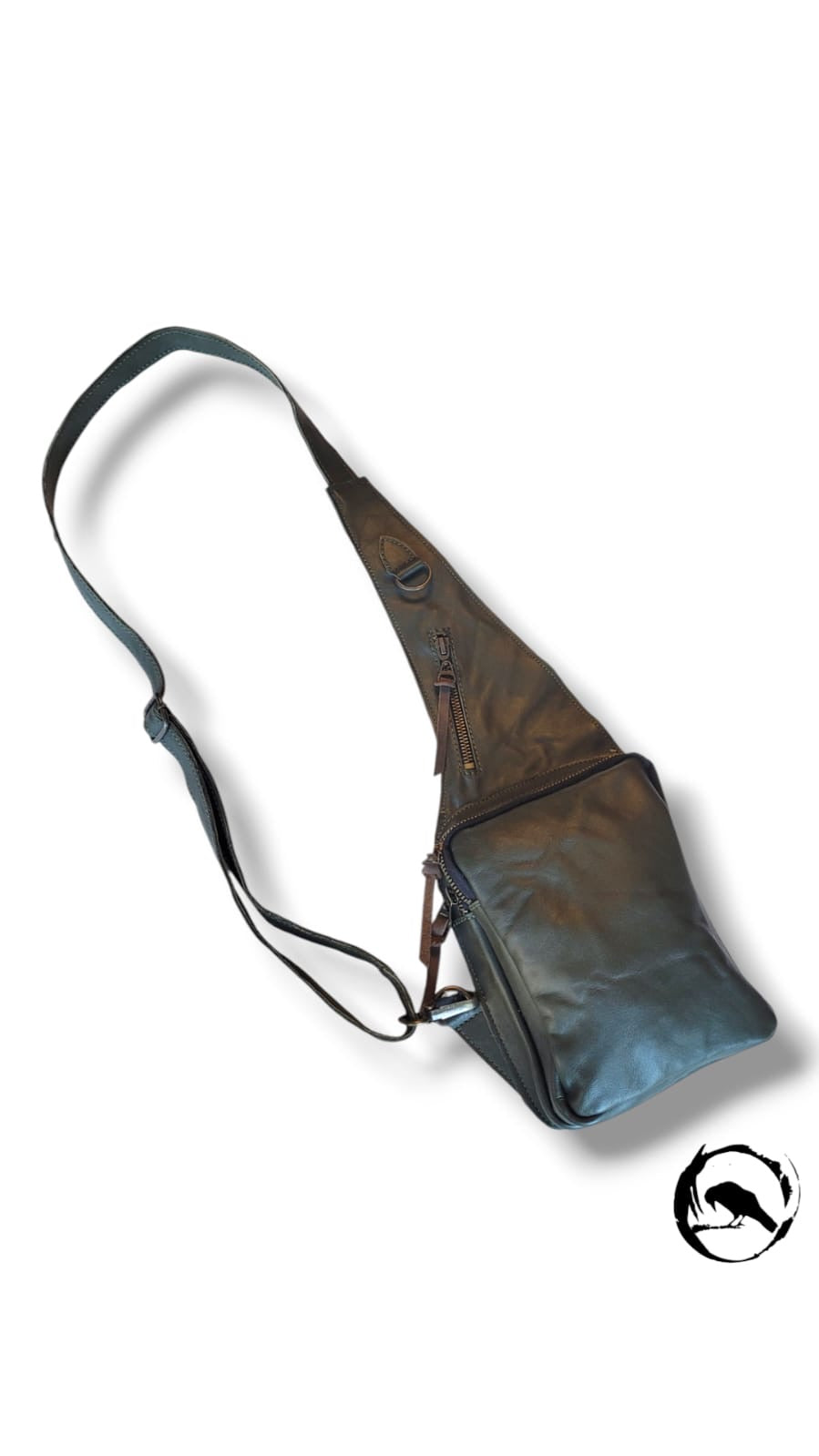 Cross Body bags: structured rectangular shape in brown leather with adjustable strap and visible zipper closure